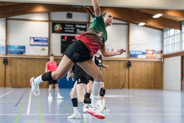 Bild 70 - wBJ HSG Kremperheide/Muensterdorf - HSG Joerl-Doppeleiche Vioel : Ergebnis: 34:23